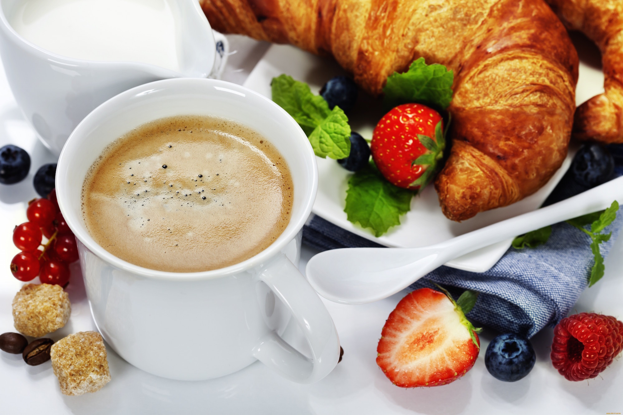 Исконно французским завтраком был круасан с кофе